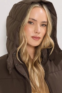 Veste matelassée en peau de mouton écologique marron pour femme, à capuche, manches longues, pour l'hiver, rembourrage standard en polyester, coupe classique - Product Image 4