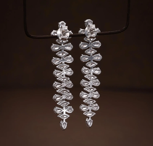 Boucles d'oreilles de luxe en argent 925 avec diamants de laboratoire, taille brillant, couleur VVS1 E, bijoux fins - Product Image 3