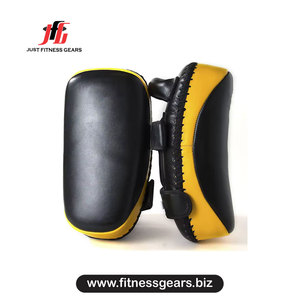 JUST FITNESS GEARS Guantes de Boxeo de Cuero para Entrenamiento de Kickboxing, Color Negro y Amarillo, Correa de Muñeca Ajustable, para Adultos, Artes Marciales - Product Image 1