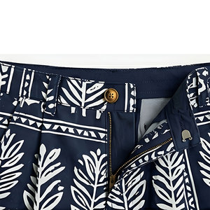 Shorts de bain professionnels anti-UV pour femmes, pour la plage et l'été, en tissu respirant mélange polyester et élasthanne. - Product Image 3