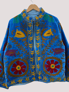 Chaqueta de Lujo Floral Suzani de Terciopelo y Algodón para Mujer, Hecha a Mano, Étnica, Boho, de Invierno, Artística, Bordada, Prenda Exterior Regular, Elegante y con Estilo - Product Image 3