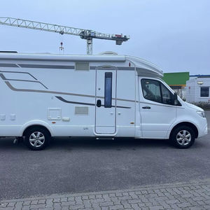 Vente flash : Caravane compacte tout-terrain en aluminium blanc de 15 pieds avec lit, cuisine et tente extensible bidirectionnelle, capacité de charge de 1600 kg - Product Image 1