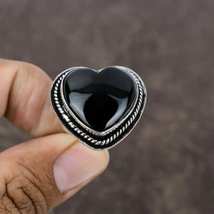 แหวนรูปหัวใจพลอยแบล็คออนิกซ์ เงินแท้ 925 แหวนพลอยทำมือ เครื่องประดับโรแมนติก - Product Image 2
