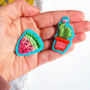 Patch brodé UFO Chat en feutre non tissé thermocollant de forme irrégulière pour cadeaux - Product Image 2