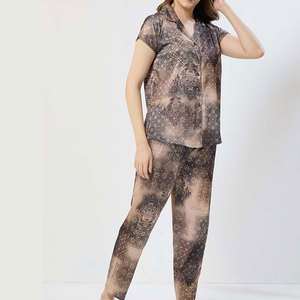 Elegante Conjunto de Pijama para Descansar, Material Suave, Comodidad Premium, Uso Casual, Traje de Dormir para Mujer en Venta - Product Image 6