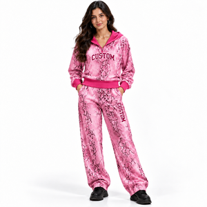 Conjunto Deportivo de Mujer con Estampado de Serpiente Rosa, Pantalones Anchos y Sudadera con Capucha, Diseño Gráfico Personalizado, Ropa Urbana de Fabricante - Product Image 1