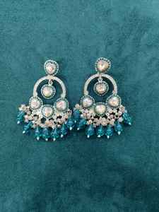 DHANLAXMI Boucles d'oreilles pendantes ethniques plaquées or avec zircon pour femme, idéales pour mariage, vente en gros - Product Image 3
