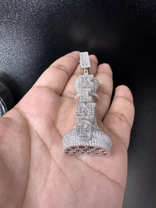 Pendentif Roi des Échecs Iced Out en Argent avec Moissanite et Diamant, Breloque Hip Hop de Luxe pour Hommes, Effet Diamant Baguette - Product Image 3