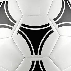 Ballon de football d'entraînement en PU de taille officielle T2 INTERNATIONAL de haute qualité, léger, écologique, logo personnalisé, fabriqué à Sialkot, Pakistan - Product Image 6