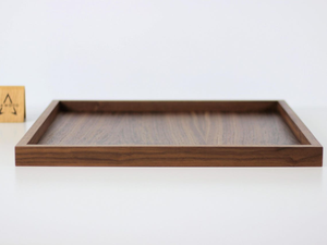 Plateau de présentation rectangulaire moderne en bois de noyer avec rebord surélevé, organisateur de table, plateau de service décoratif pour table basse à usage domestique - Product Image 3