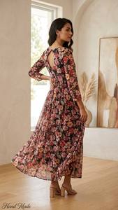 Vestido Midi Alfino de Chifón con Diseño Único y Elegante, con Tela de Chifón Fluida para la Moda de Verano y Vacaciones, Disponible para la Venta - Product Image 3