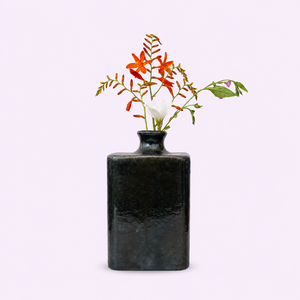 Vase à fleurs rectangulaire en céramique grès noire, design moderne et minimaliste, écologique, fait main, cuit à haute température - Product Image 1