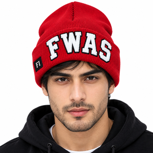 Gorros de punto acanalado rojos al por mayor, unisex, con parche de letras de chenilla personalizado, gorro de invierno con puño plegable, gorra estilo streetwear, proveedor de EE. UU. - Product Image 1