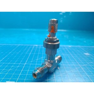 วาล์ววัดปริมาณ Swagelok SS-4MG-VCR มือสอง สภาพเดิม อะไหล่อุปกรณ์เซมิคอนดักเตอร์ยี่ห้อ Legacy - Product Image 1