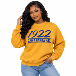 เสื้อสเวตเชิ้ตคอกลมสีเหลืองทอง Sigma Gamma Rho พร้อมตัวอักษรชมพู 1922 Sorority แขนยาว - Product Image 1