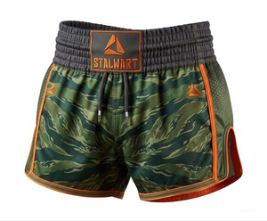 Shorts de Muay Thai Stalwart avec imprimé Dragon Doré et ceinture rouge, en polyester durable, pour le combat - Product Image 6
