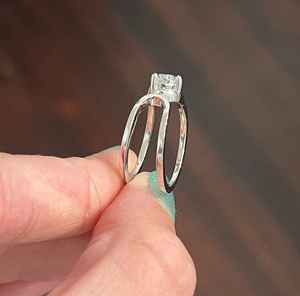 Anillo de Diamante Moissanite de Doble Banda Curva con Corte de Pera para Mujer, Plata 925 Original, Joyería Fina con Diseño Único, Regalo Encantador para Ella - Product Image 2