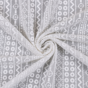Tela de bordado Schiffli, tela de algodón para bordar, tela de encaje para fabricantes de prendas de vestir, marcas de moda boutique, exportación premium. - Product Image 2