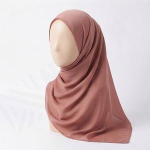 Voile de coton personnalisé en gros, bord arqué, motif floral uni, carré, pour femmes musulmanes, foulard hijab doux et de qualité supérieure - Product Image 3