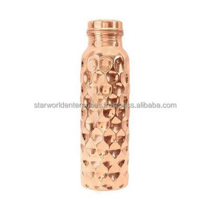 Bouteille en cuivre indien pur 100% bouteille d'eau en cuivre imprimé pour Gym Sport et voyage propose une bouteille d'eau Dirking fabriquée en inde - Product Image 1