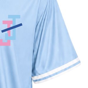 เสื้อเบสบอลผู้หญิงสีฟ้าอ่อน ติดกระดุมด้านหน้า แขนสั้น คอวี แต่งขอบสีขาวชมพู พร้อมลายปัก สำหรับกีฬาประเภททีม - Product Image 4