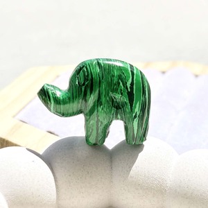 Malaquita Natural Tallada en Forma de Elefante, Gema Suelta Pulida, Amuleto Animal, Suministro para Fabricación de Joyas, Venta al por Mayor, Se Vende por Pieza - Product Image 3