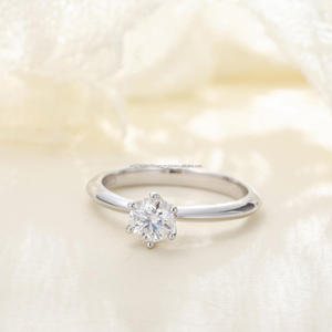 Anillo de compromiso solitario de plata de ley 925 con diamante moissanita de cuatro puntas al por mayor para joyerías - Product Image 3