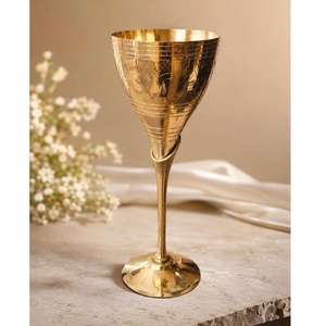 Flûtes à champagne martelées or, lot de 2, verres à vin longs en métal, style glamour, faits à la main, pour mariage - Product Image 4