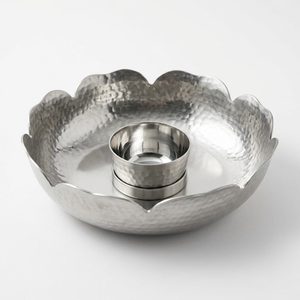 Bol Tarang artisanal de 32 cm en acier inoxydable 304 satiné martelé à huit lobes avec rebord cannelé, idéal pour la décoration intérieure, les hôtels et les mariages - Product Image 1