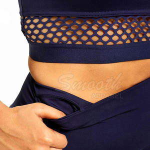 Leggings de fitness pour femmes de qualité supérieure, personnalisés et extensibles, en vente en ligne - Product Image 4