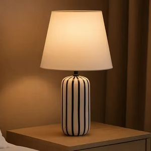 Lámpara de Pie Rústica de Madera Sólida, Lámpara Decorativa de Madera Maciza para Sala de Estar, Dormitorio e Iluminación del Hogar - Product Image 1