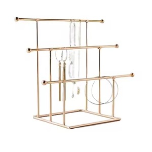 ชั้นวางเครื่องประดับโลหะดีไซน์หรูหรา หลายชั้น สำหรับจัดแสดงสร้อยคอและต่างหู - Product Image 5