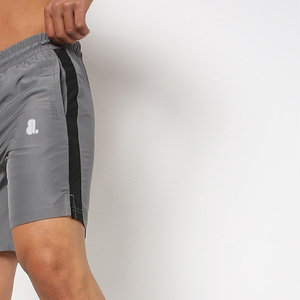 Shorts Bermuda Gris Uni à Séchage Rapide pour Homme, Taille Mi-Haute avec Cordon de Serrage, Bande Latérale et Logo Avant, Style Sportif, Tissu Polyester - Product Image 2