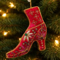 Décoration de sapin de Noël en forme de sandale à talon haut de 4,50 pouces, motif Zari doré, avec bordure dorée et fleurs perlées