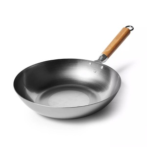 Wok de Acero al Carbono con Fondo Plano, Sartén China Resistente para Saltear, Mango Ergonómico de Madera, Superficie Martillada a Mano para Cocinar - Product Image 1