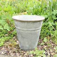 Pot Bunga Logam Rustic Dengan Lapisan Glazur Gaya Vintage Untuk Penggunaan Luar Ruangan di Taman