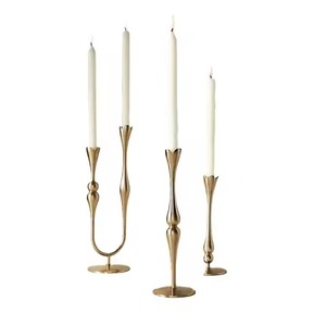 Support à bougies élégant en métal pour table, porte-bougie stylé, centre de table décoratif, décoration intérieure pour la maison - Product Image 1