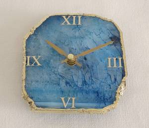 Beautiful luxurious ornate detailing metal & resin table <b>clocks</b> can serve as miniature sculptures that double as practical tools - Product Image 2