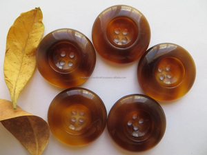 กระดุมทรงแตรวัวแท้แบบกำหนดเองได้กระดุมสี่ช่องดีไซน์ใหม่ล่าสุด - Product Image 3