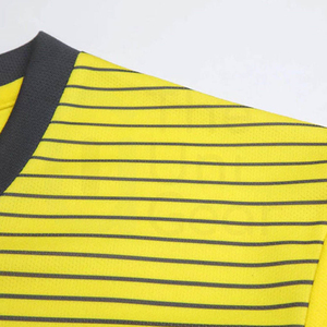 Ensemble de maillots de football unisexe jaunes, col en V sur le devant, manches courtes, respirant, anti-transpiration, séchage rapide, polyester, uniforme personnalisé - Product Image 3