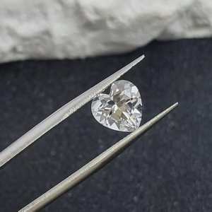 พลอยแซฟไฟร์สีขาวทรงหัวใจเจียระไนแบบเหลี่ยม  แซฟไฟร์ทรงหัวใจธรรมชาติ  ขนาดหลากหลาย สำหรับทำเครื่องประดับ - Product Image 6