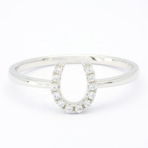Bagues de fête pour femmes en or plaqué 18 carats, design géométrique classique porte-bonheur, diamant taille brillant 0,08 ct, 2 g micro, vente en gros OEM - Product Image 5