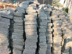 Kualitas Tinggi Tandur Abu-abu Batu Kapur <span class=keywords><strong>Tumbled</strong></span> Cobble Batu <span class=keywords><strong>Pavers</strong></span> 14X20X5/7 Cm Luar Ruangan Taman Jalur Jalan Setapak Batu Paving Patio