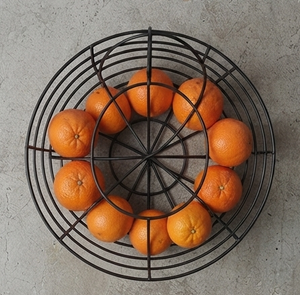 Corbeille à fruits en fil métallique noir, élégante corbeille à légumes et fruits, récipient de rangement en métal pour la décoration de la cuisine - Product Image 2