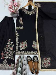 Conjunto de traje Sharara de seda Chinon de diseñador de lujo con dupatta y bordado con espejos reales hechos a mano para mujeres, para fiestas o bodas. - Product Image 5