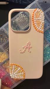 Magnifique mobile multifonctionnel de 6 pouces, personnalisé, fait main, en argent poli avec feuillage doré, à motifs à carreaux fraise et perles, multicolore - Product Image 5