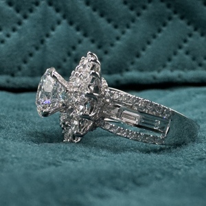 Magnífico Anillo de Diamante Cultivado en Laboratorio de 4.03 CT, Corte Redondo, en Oro Blanco de 14K para Mujer - Product Image 3
