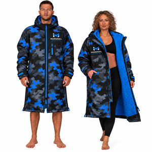 Poncho de bain camouflage personnalisé imperméable à séchage rapide avec intérieur polaire, coupe-vent et chaud pour la plage et la piscine - Product Image 6