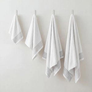 Serviette de bain de qualité supérieure, luxueuse, imprimée, personnalisable, super douce et à séchage rapide - Product Image 1