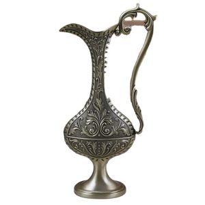 Florero europeo en forma de botella Florero Más vendidos Decoración moderna suave para el hogar Nuevo diseño Jarrones de latón y metal - Product Image 1